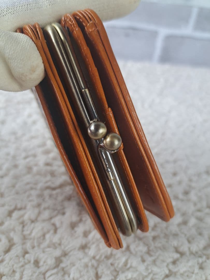 新品【ダコタ】アロマティコ がま口二つ折り財布　牛革 本革【Dakota】