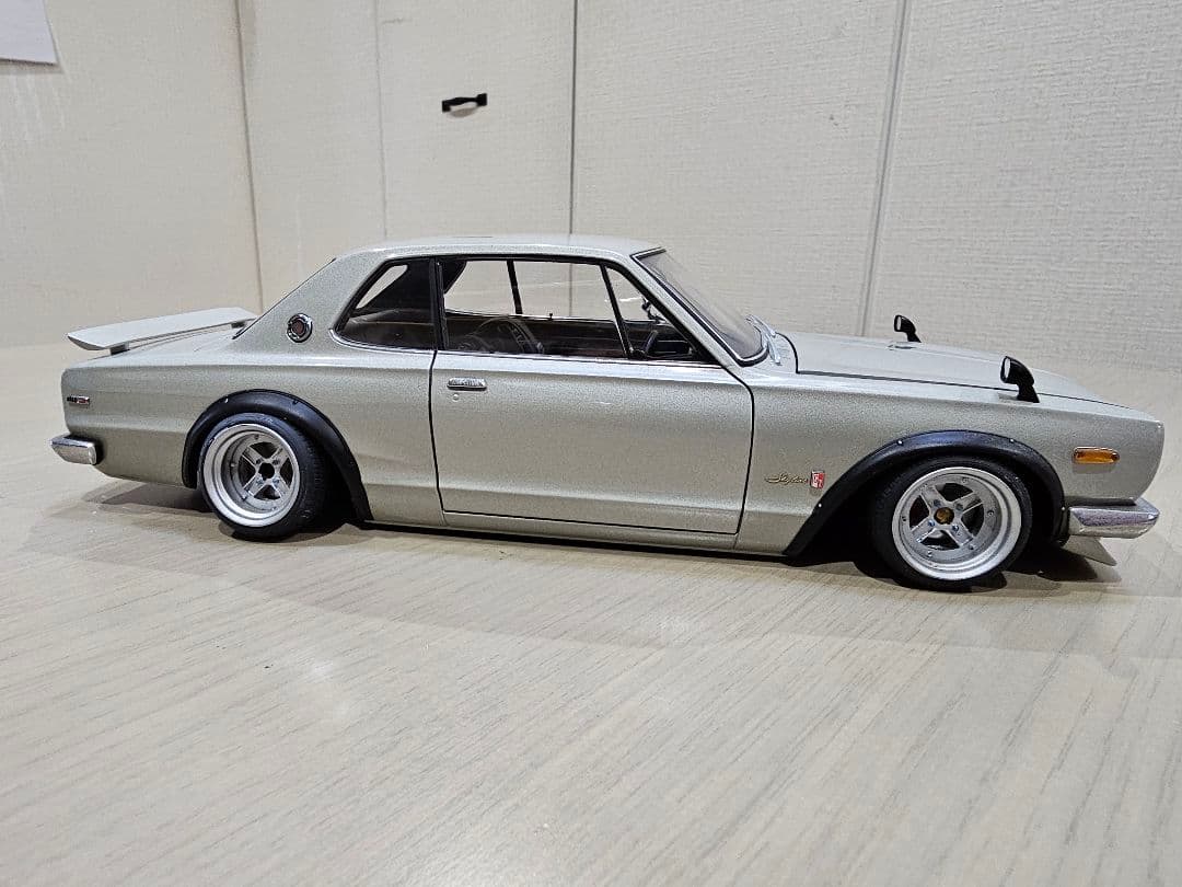 AUTOart　1/18　日産　スカイライン　GT−R　 (KPGC10)