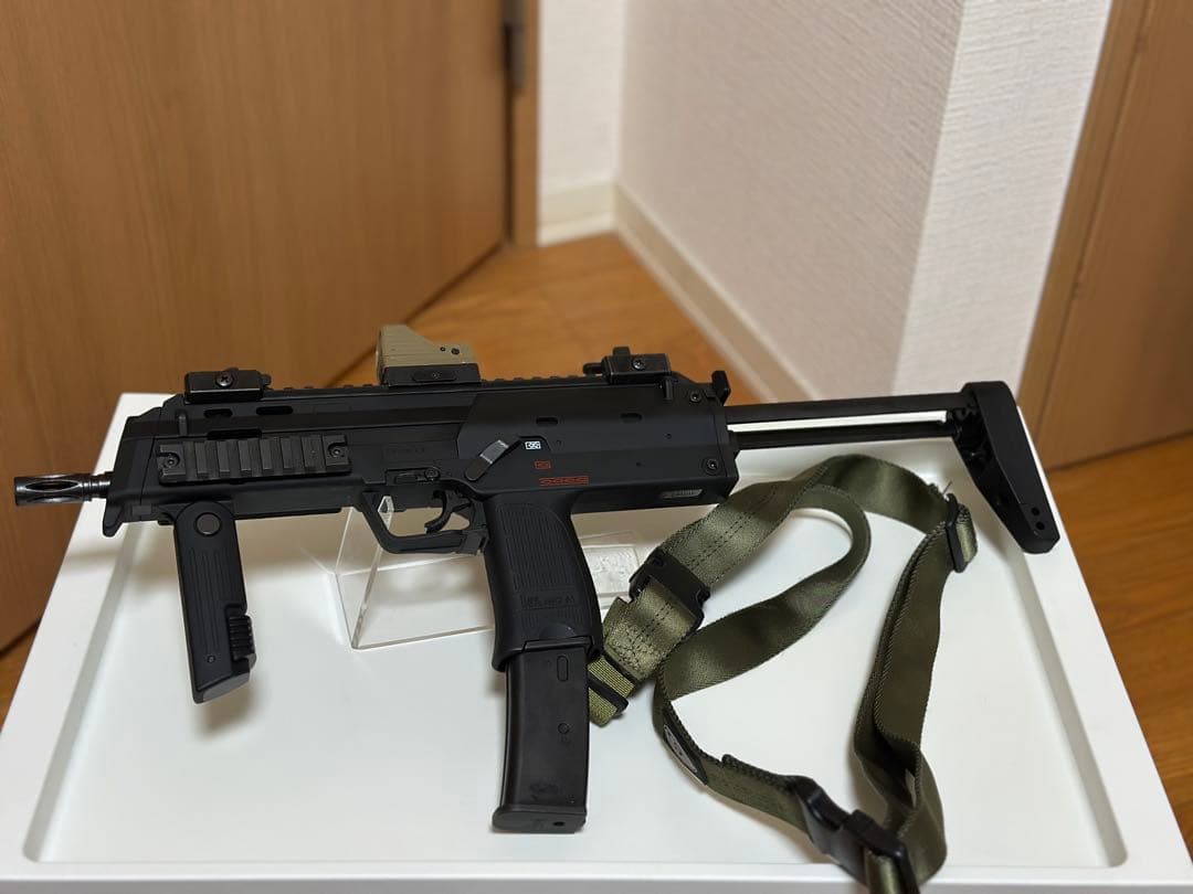 美品　東京マルイ　ガスブロ　MP7A1＋ドットサイトなど付属品セット　箱付き