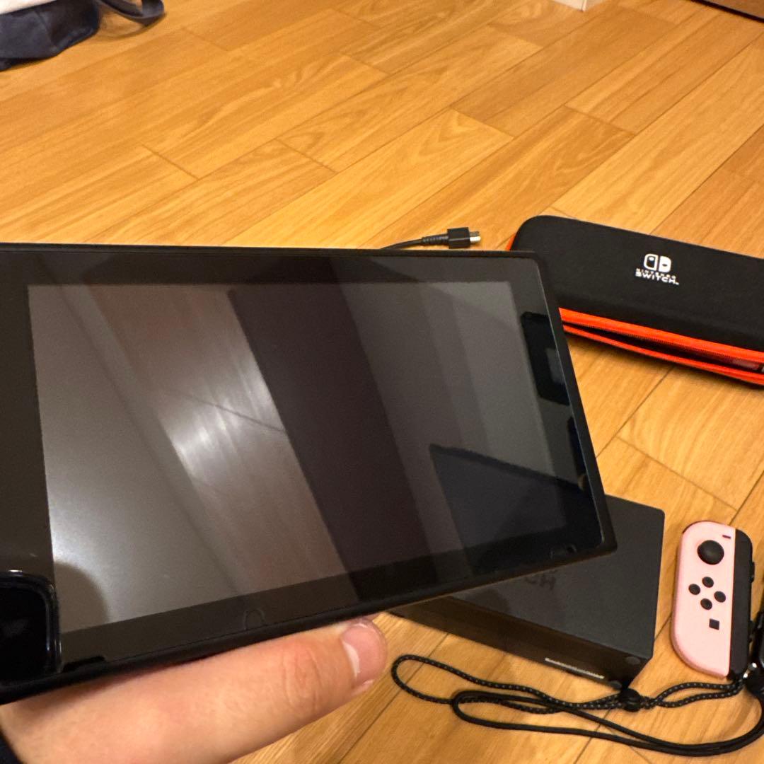 Nintendo Switch 本体　ジャンク品　ケース付き