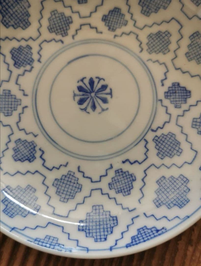 ぎ…様ご専用▦白磁青絵 ダミエ線描 変わり市松花紋 汕頭レース風2枚組