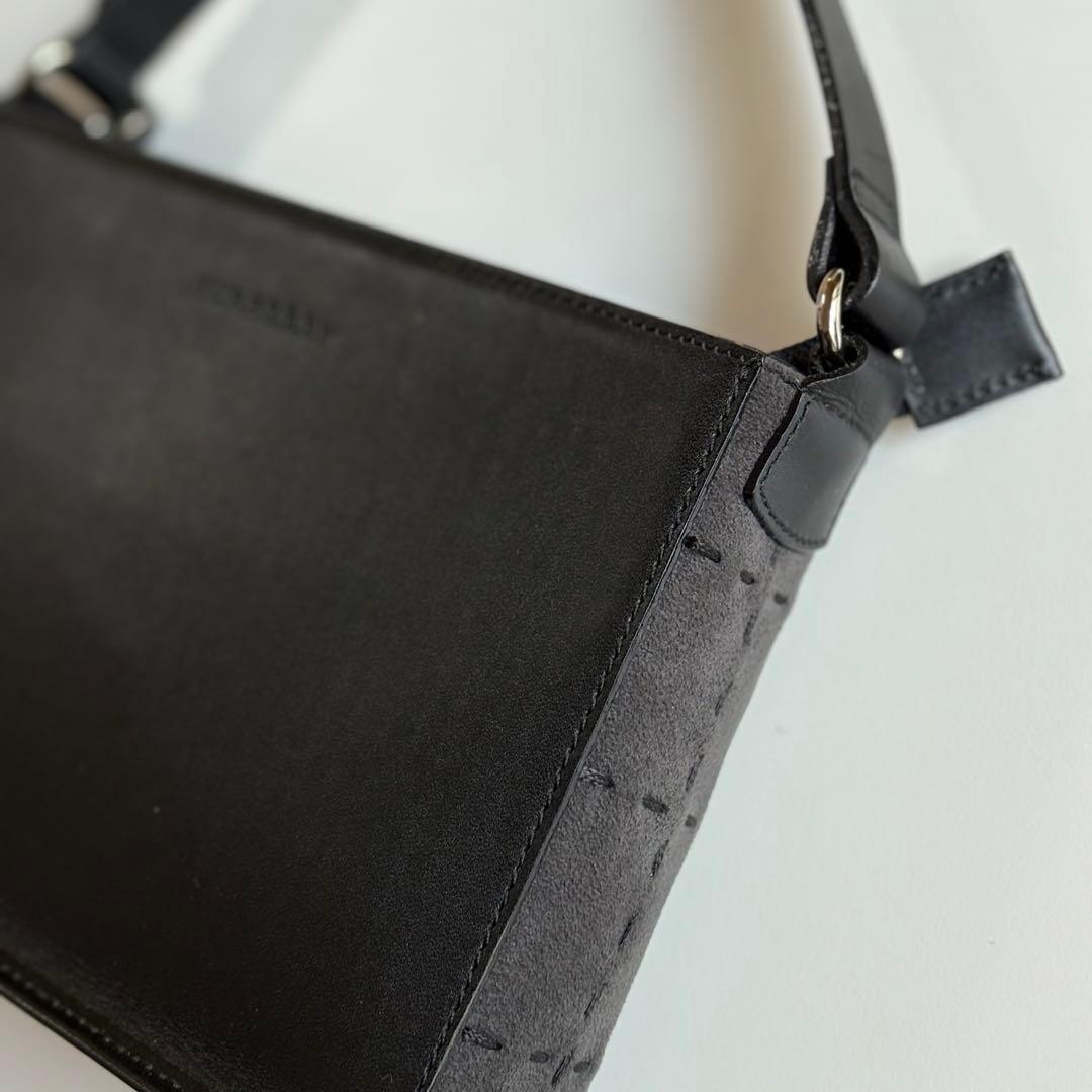 Burberry ブラックレザーハンドバッグ