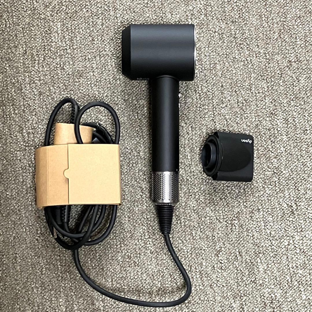 ダイソン　HD08 ブラック ヘアドライヤー アタッチメント付き