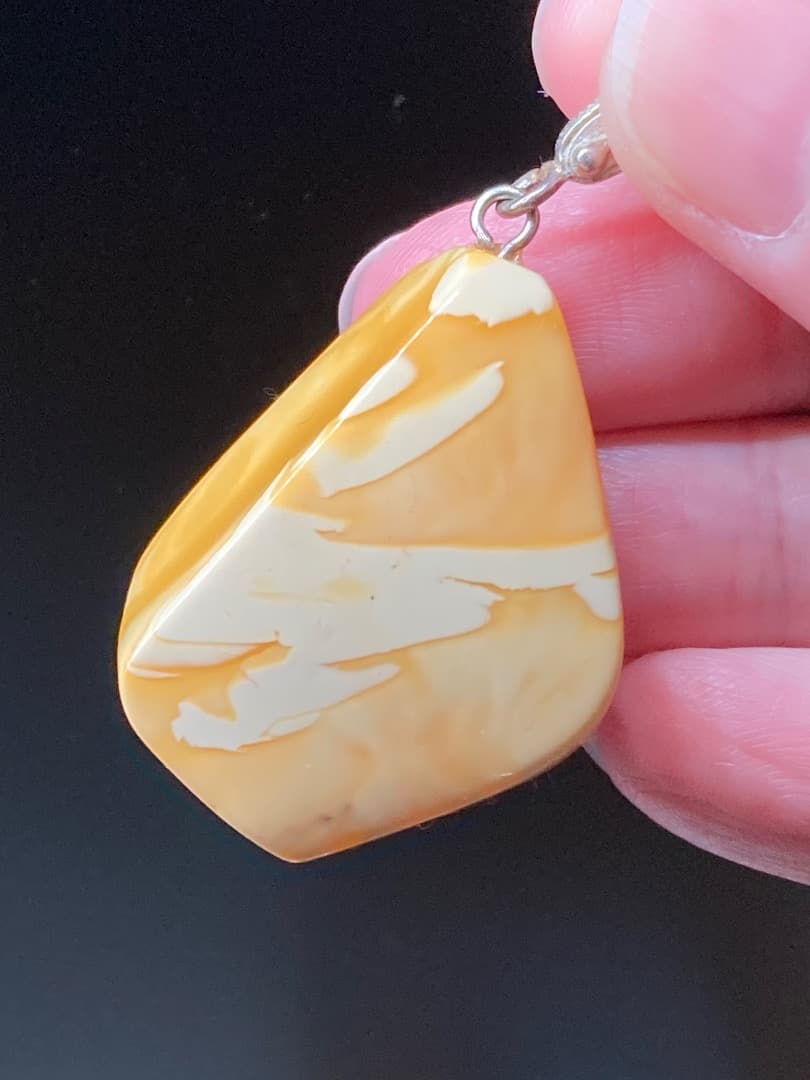 分厚い 8.13g ロイヤルアンバー 琥珀 バタースコッチ ペンダント