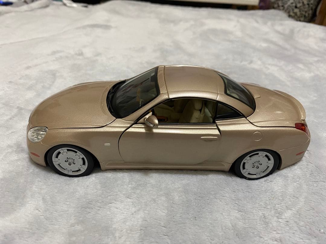 ミニカー Maisto LEXUS SC430 1/18