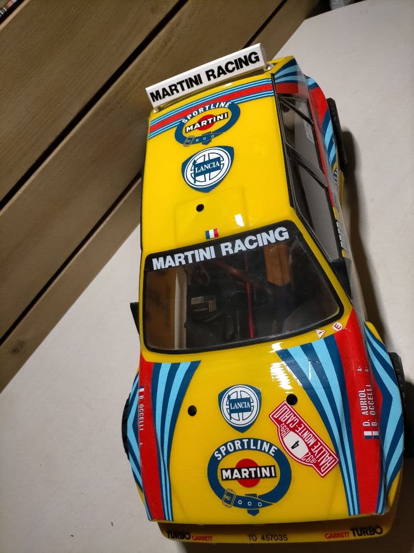 タミヤ　ランチア デルタ　1/10　ボディのみ　マルティーニカラー