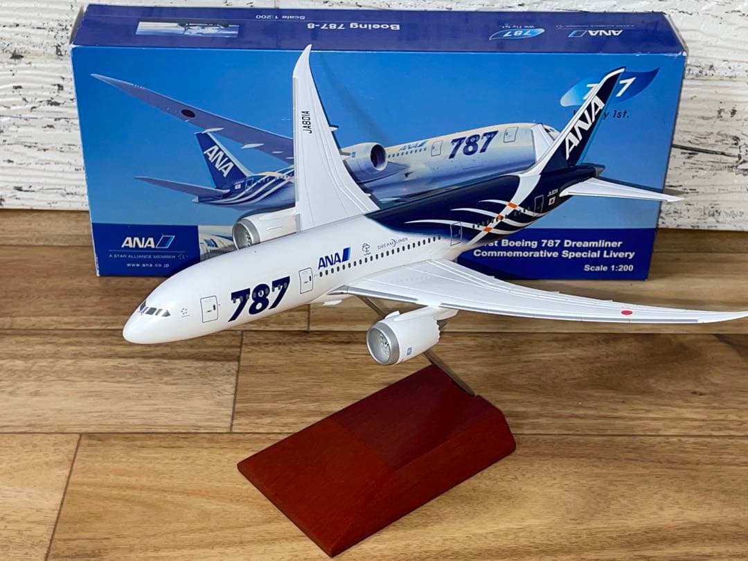 非売品]ANA B787-8 鯖塗装 1/200 We fly 1st木製台座 2025年最新】