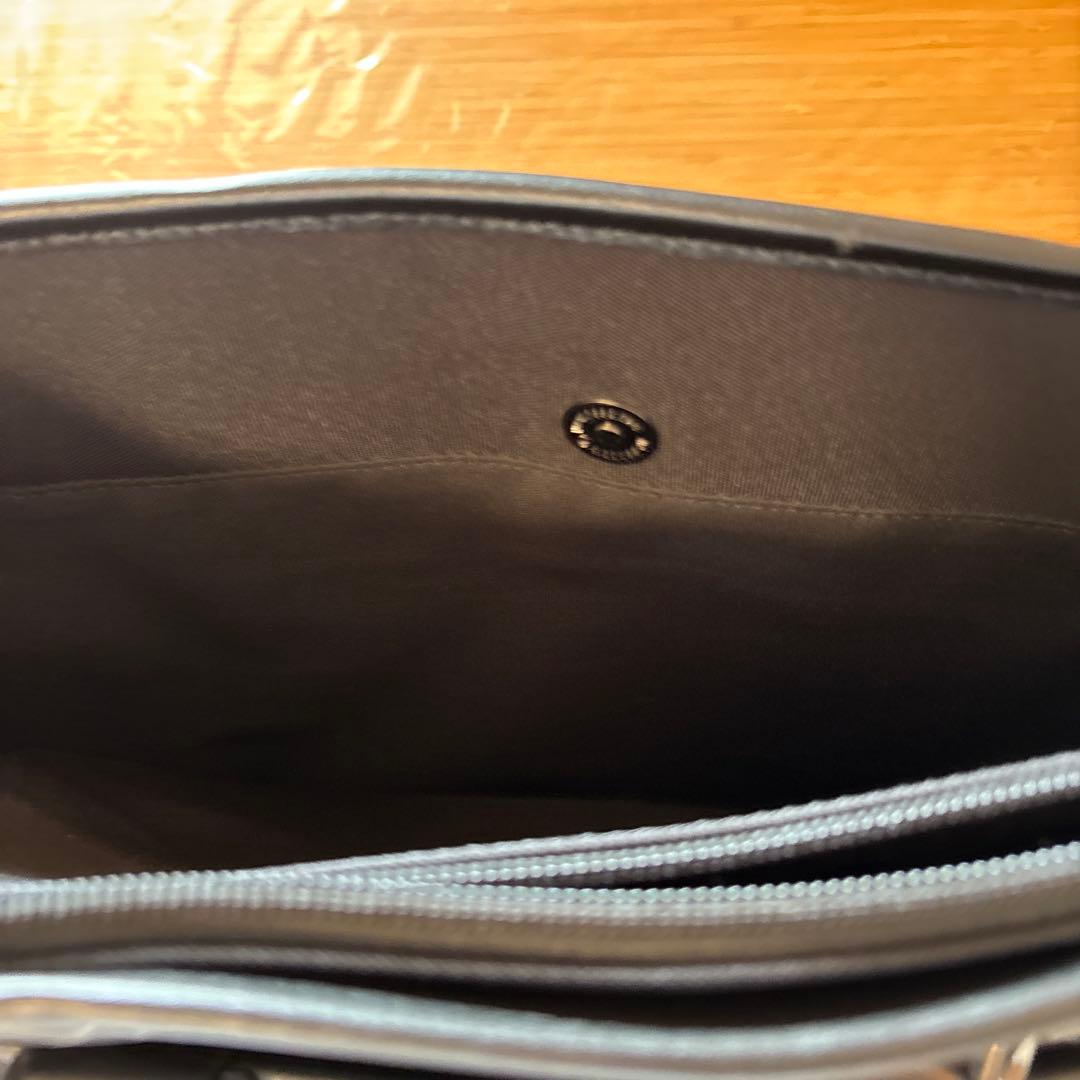 BURBERRY ブラック ビジネスバッグ