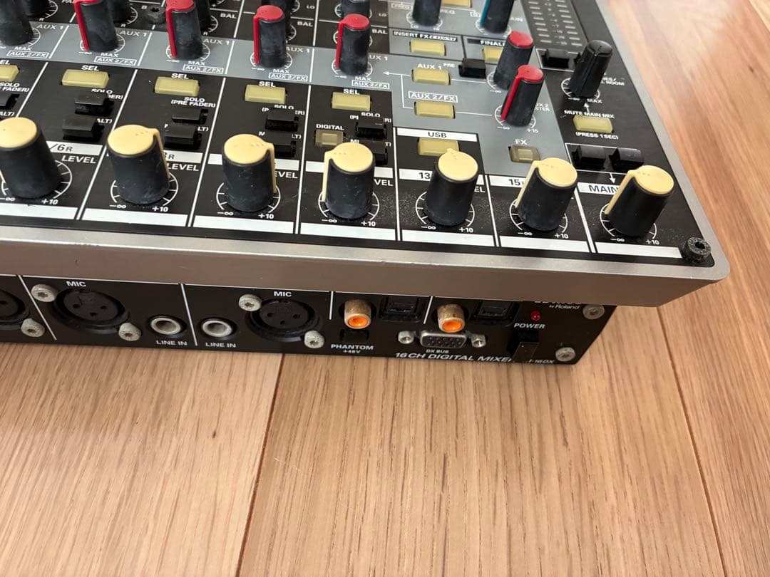 Roland フルデジタル24bit96kHz 16chミキサー M-16DX