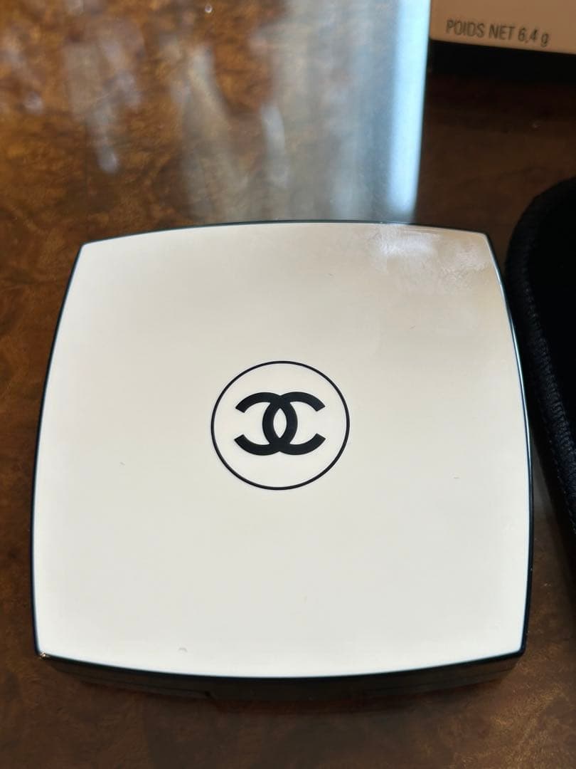 シャネル　レべージュ　ヘルシーゴールデングロウパウダー　エクラドゥソワール