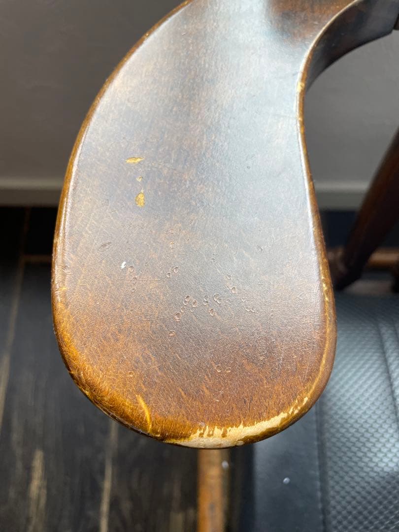 アンティーク 木製アームチェア 黒クッション