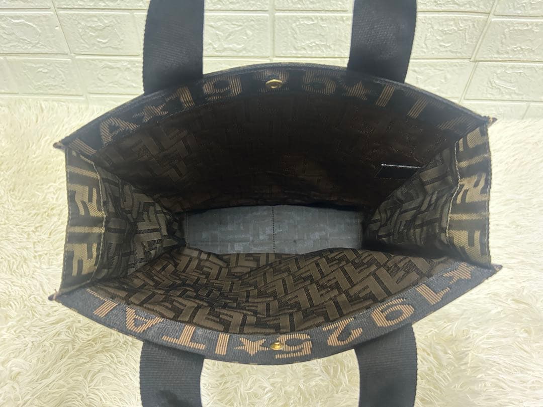 Fendi ズッカ　FFロゴトートバッグ