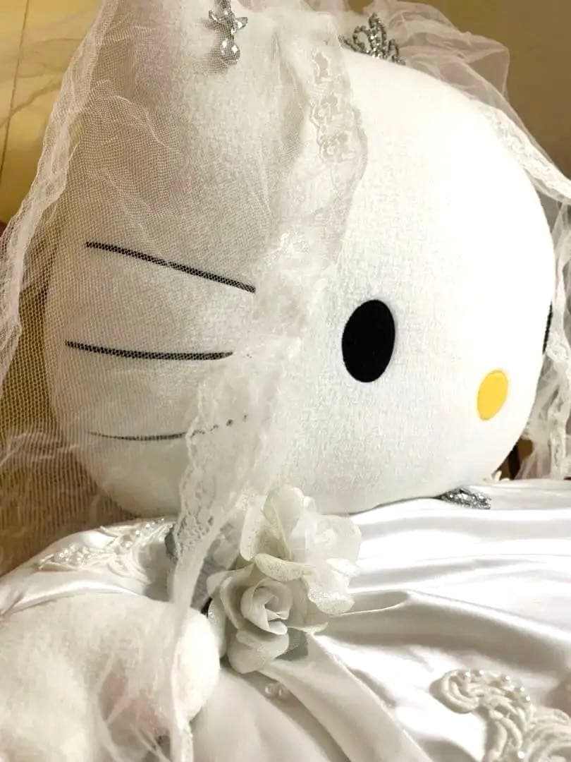 特大ハローキティ　ウェディングぬいぐるみ