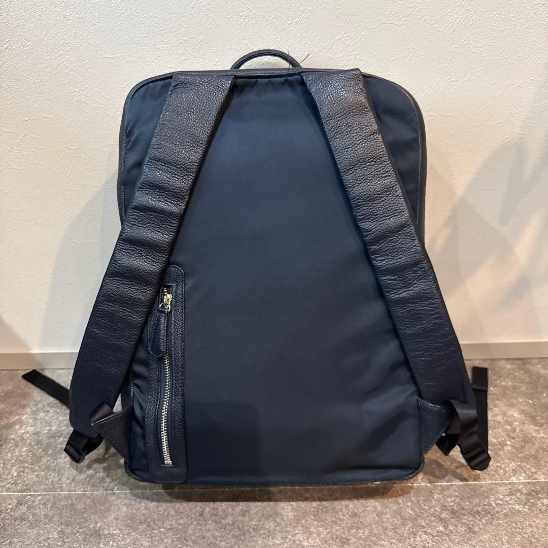 hinn 本革　ビジネスリュック