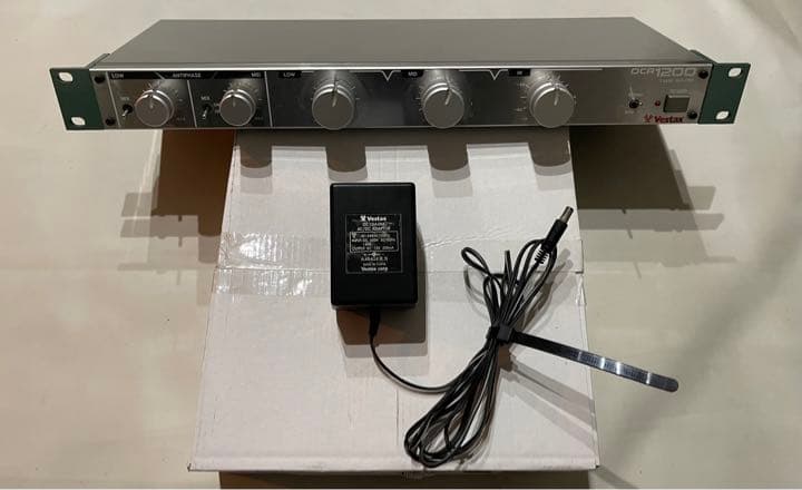 新春セール Vestax ベスタクス アイソレーター DCR-1200 【7734922795】