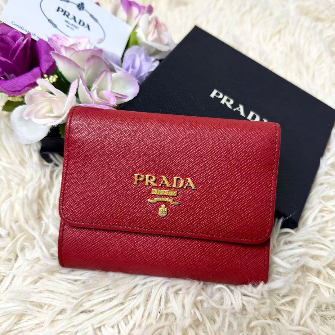 プラダ 三つ折り財布 赤 PRADA