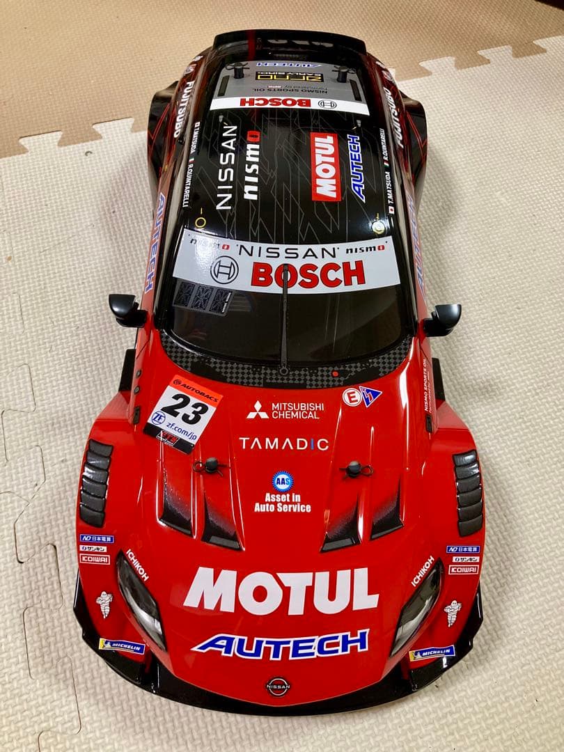 メーカー制作ボディMotul Autech Zとタイヤホイールセット