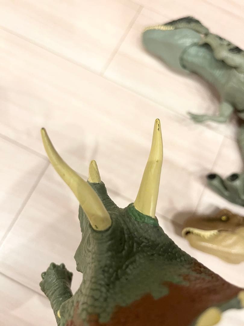 ジュラシックパーク　フィギュア　恐竜　三体セット　かなりおおきめ