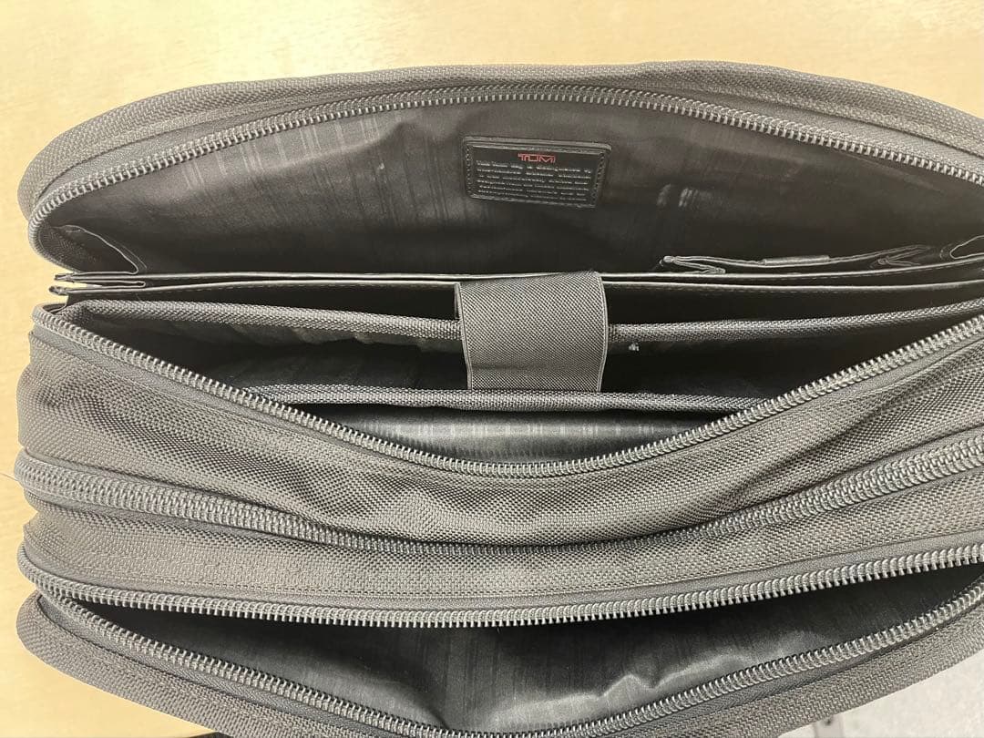 TUMI (26141DH )エクスパンダブルオーガナイザーブリーフケース