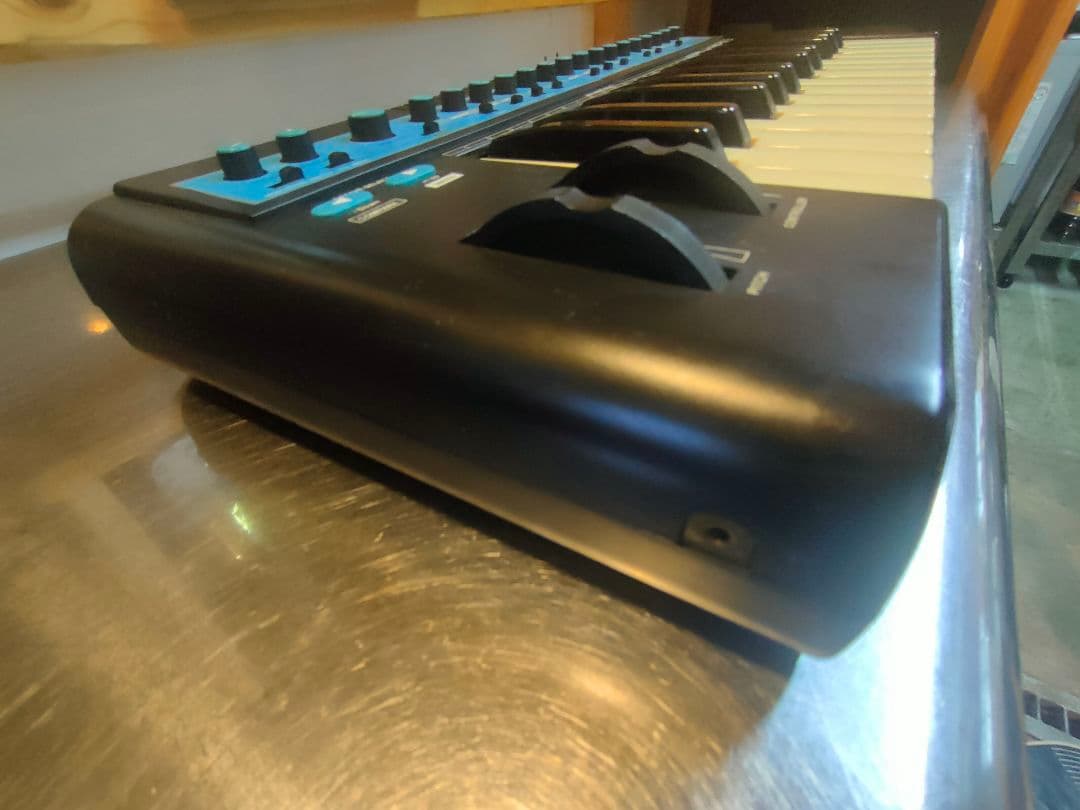 **Novation Bass Station - ヴィンテージ感溢れるアナロ…