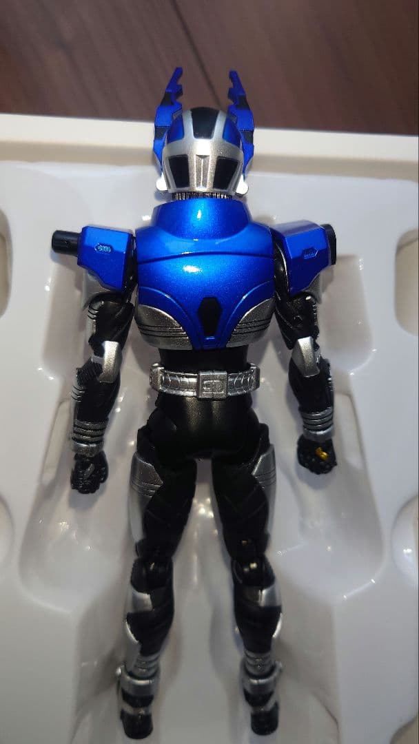 S.H.Figuarts (真骨彫製法)仮面ライダーカブト 仮面ライダーガタック