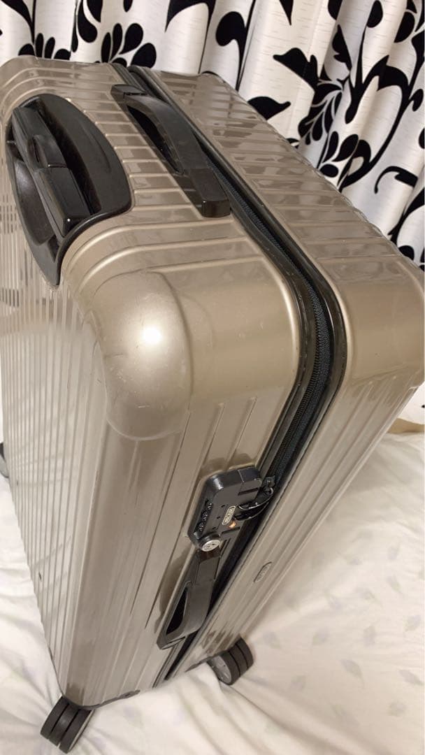 リモワ サルサ 約82L 4輪 キャリーケース TSA シャンパンゴールド