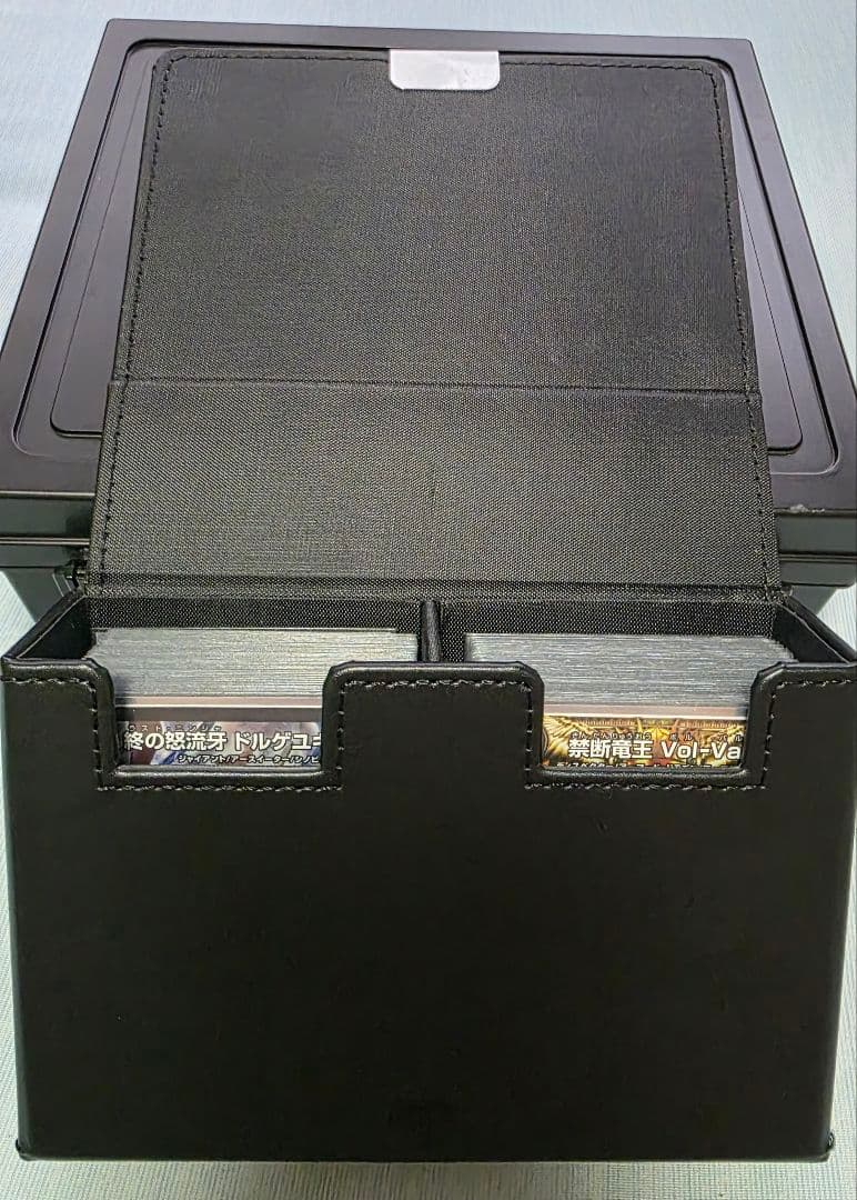 【46％ OFF中】デュエマ引退 デッキまとめ売り / スリーブ＆ケース付き