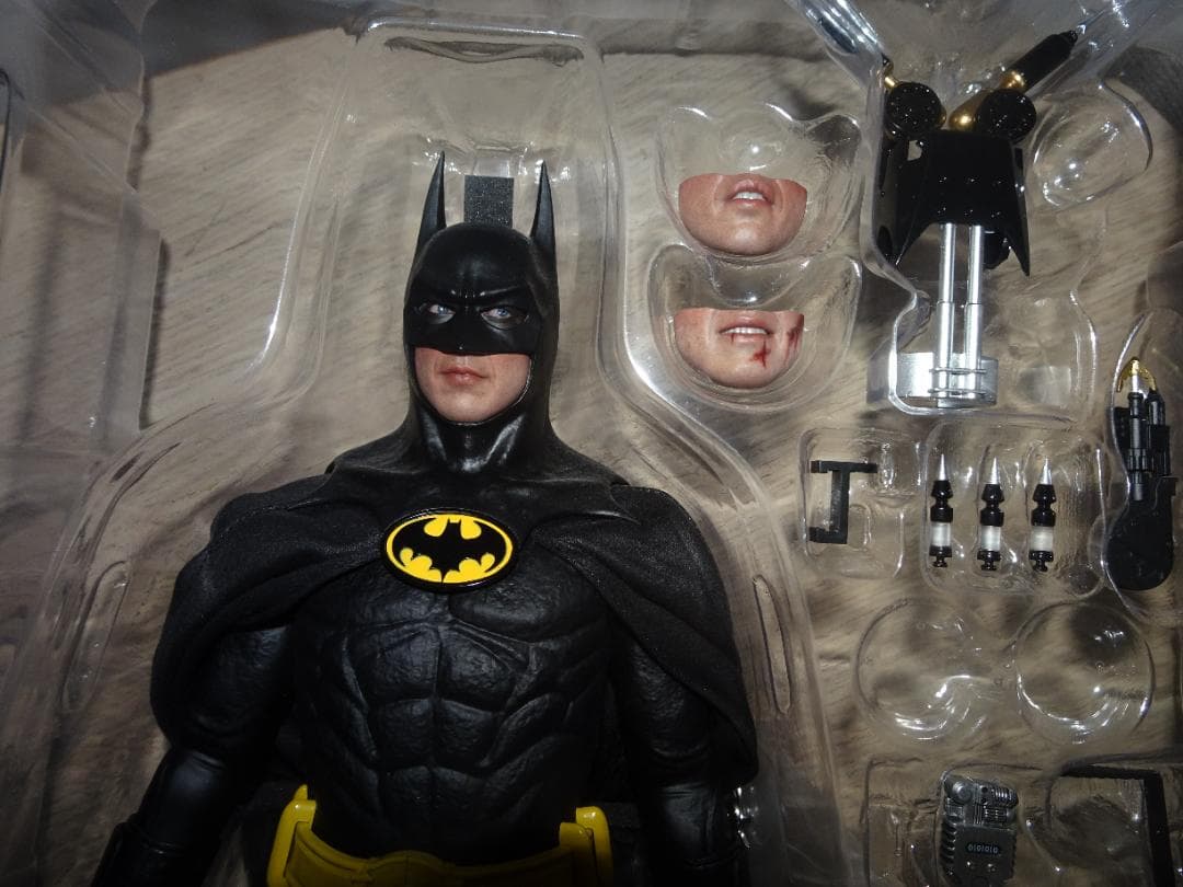 ホットトイズ バットマン 1/6 フィギュア DX 2.0 MMS693 ホットトイズ