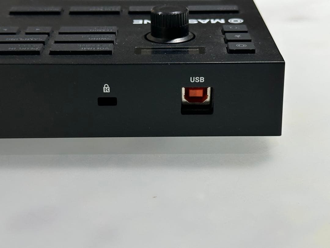 付属品欠品]NATIVE INSTRUMENTSグルーヴ制作MIKRO MK3 B98881624 - DTM