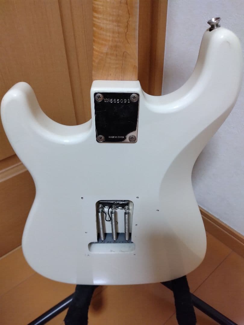 最終価格！ フレイムネックストラト Squier By Fender