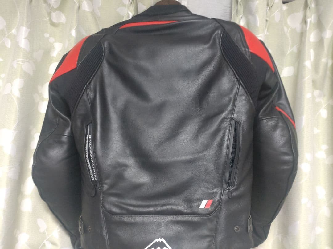 クシタニ ステムジャケット &ベスト