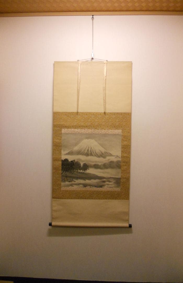 掛け軸 伊藤渓水 『 富士 』 絹本 希少 軸装 茶道具 掛軸 美品 です。