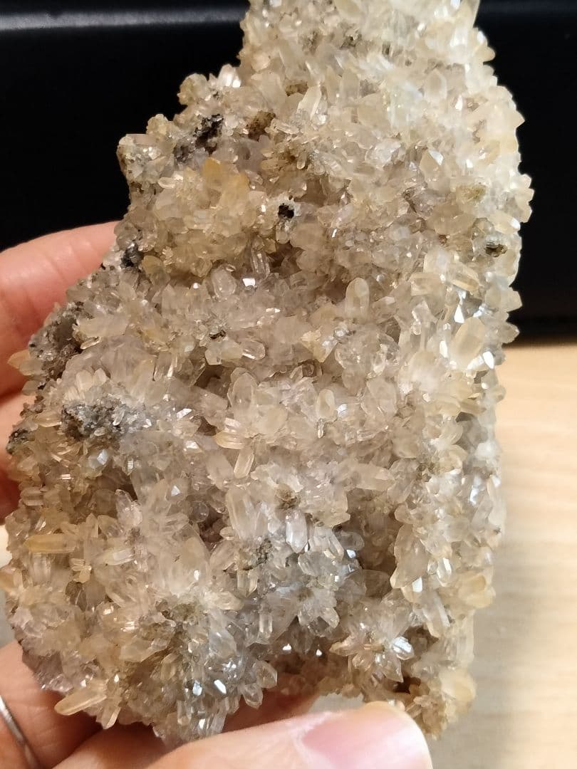 埼玉県秩父市中津川 秩父鉱山 橋掛沢 水晶クラスター 番号1