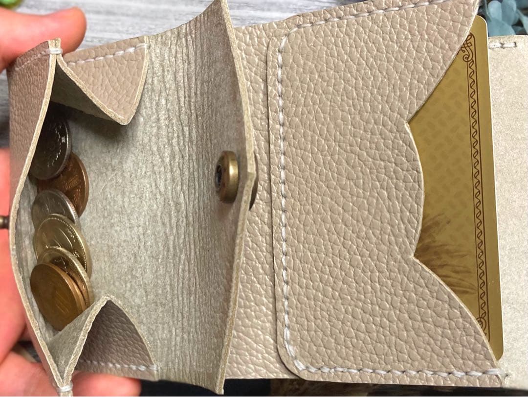 ❤【新作♪】【可愛さ×高級感♪】お洒落可愛い猫のコンパクトミニ財布♪グレージュ