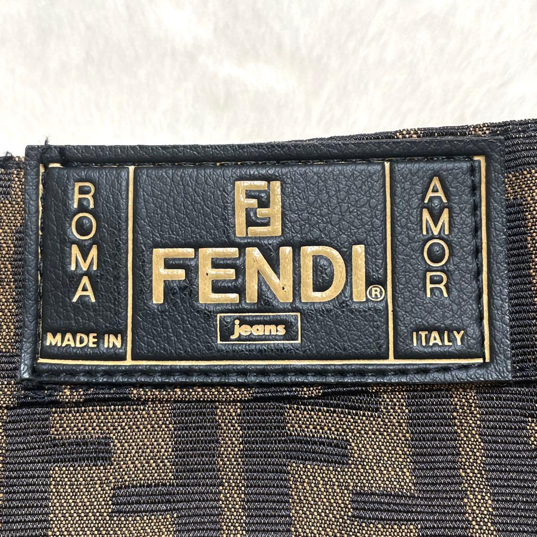 【美品】FENDI 膝丈 タイトスカート ズッカ 総柄 大きめ