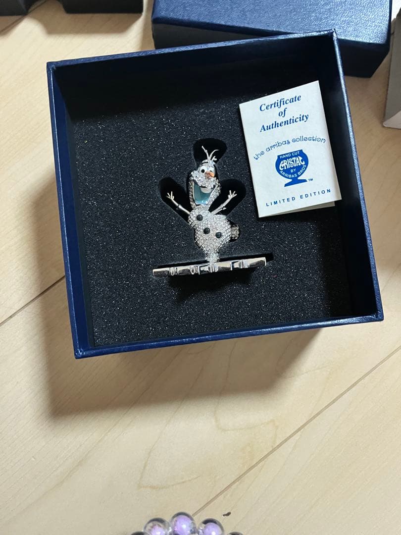 新品　スワロフスキー　オラフ　フィギュア
