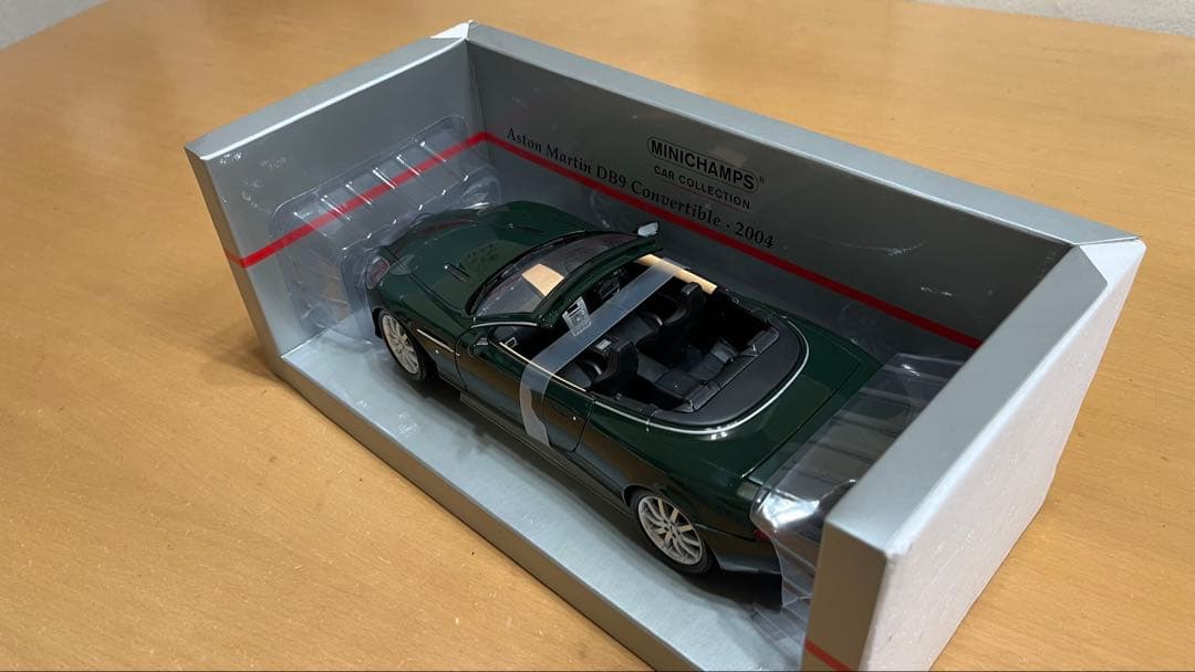 ミニチャンプス　アストンマーチン DB9 Convertible ミニカー