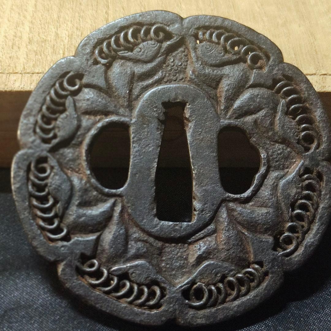 刀剣美術 日本刀南蛮鍔 鉄地 無銘 箱付 江戸骨董 古美術 蒐集家放出美品刀装具