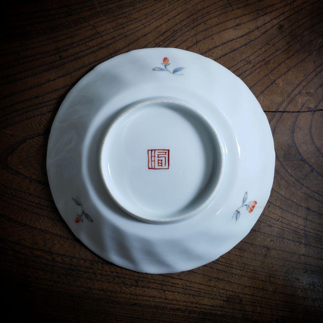 色絵付 皿 鳳凰 ねじり花弁縁 古伊万里 花文 唐草 銘 窯傷 ロ号 - メルカリ