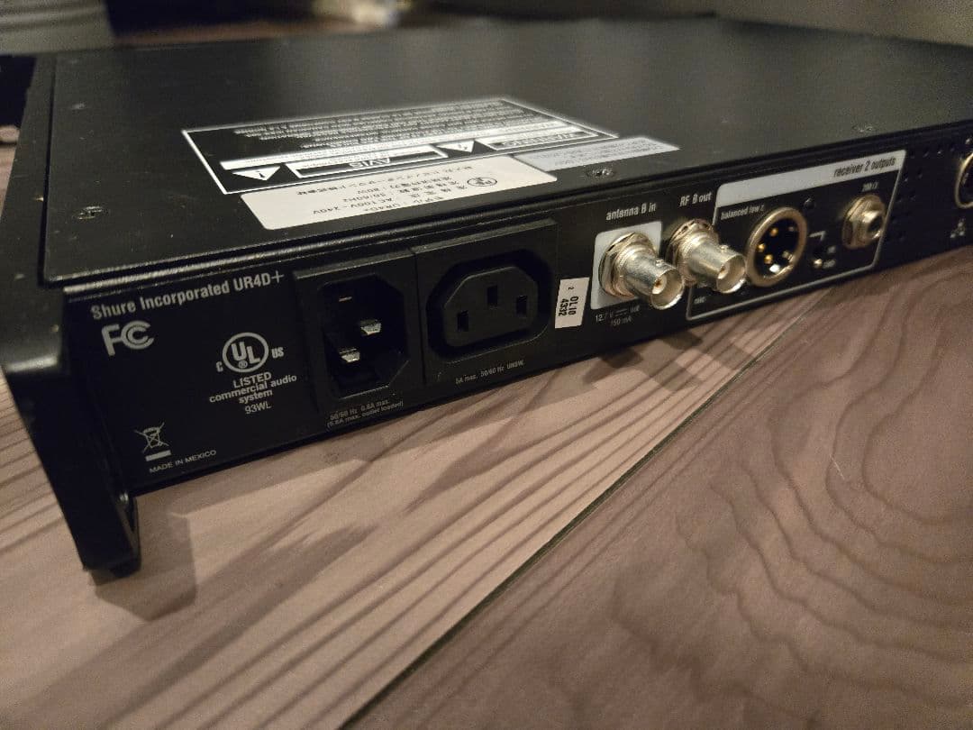 SHUREワイヤレスマイクSM58トランスミッターUR1無線受信機UR4D+
