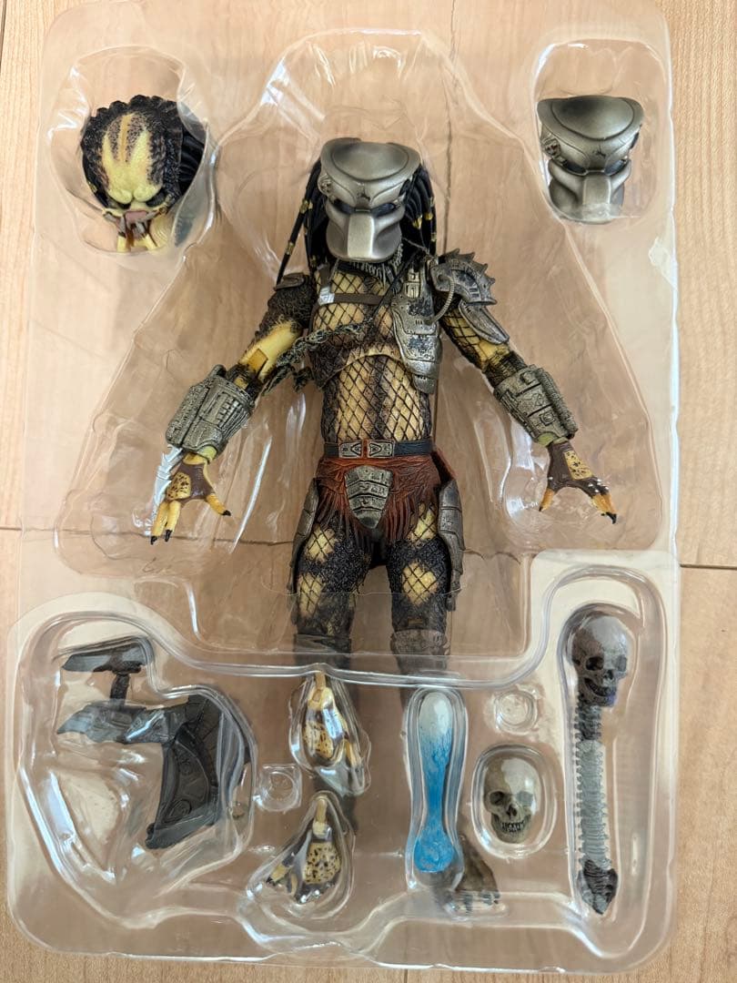 NECA Predator Jungle Hunter フィギュア