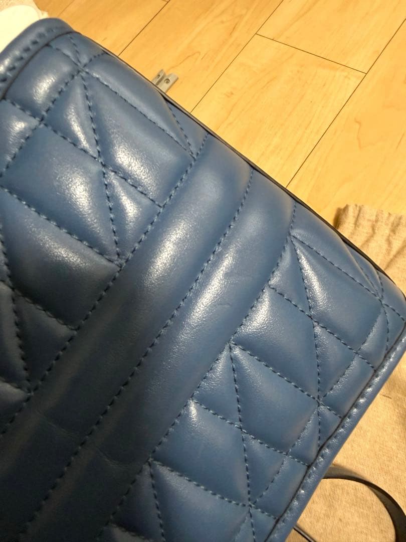 GUCCI キルティングショルダーバッグ ブルー