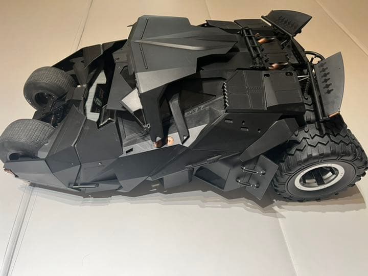 ホットトイズ MM596 1/6 バットモービル タンブラー バットモービル