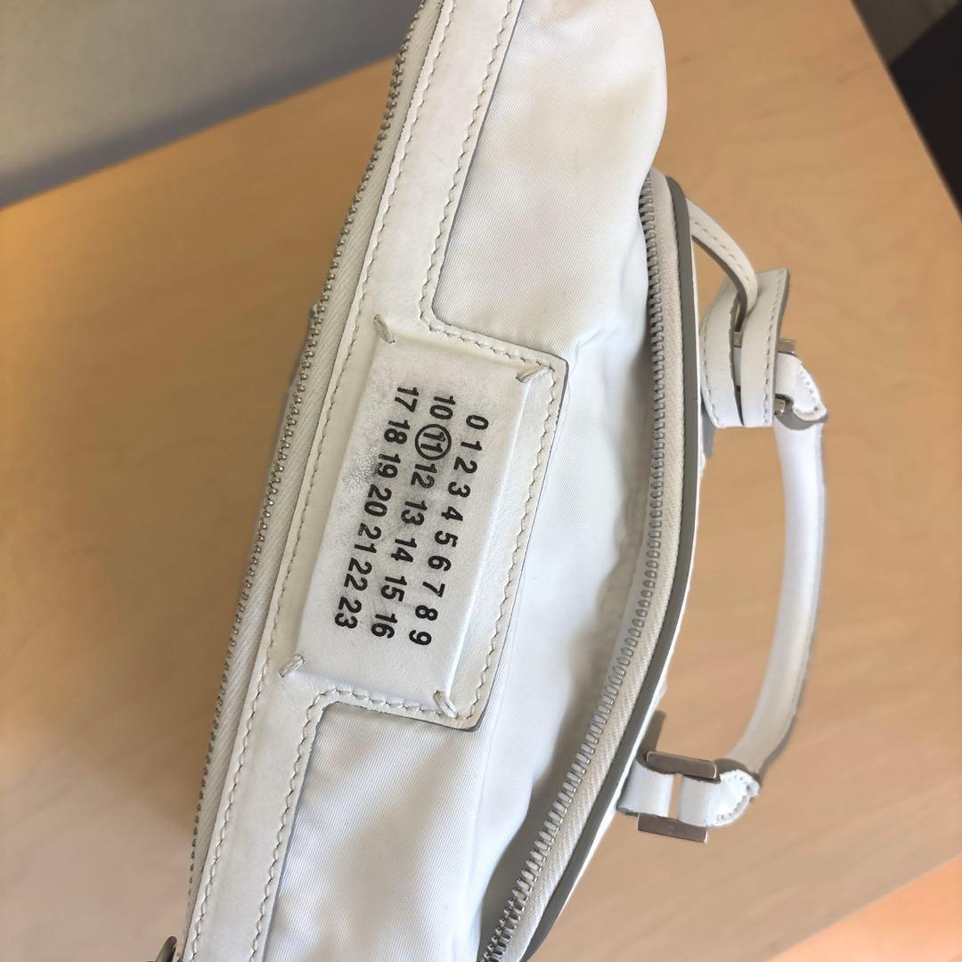 正規品 メゾンマルジェラ5AC ミニ26cm 白レザーショルダーバッグ