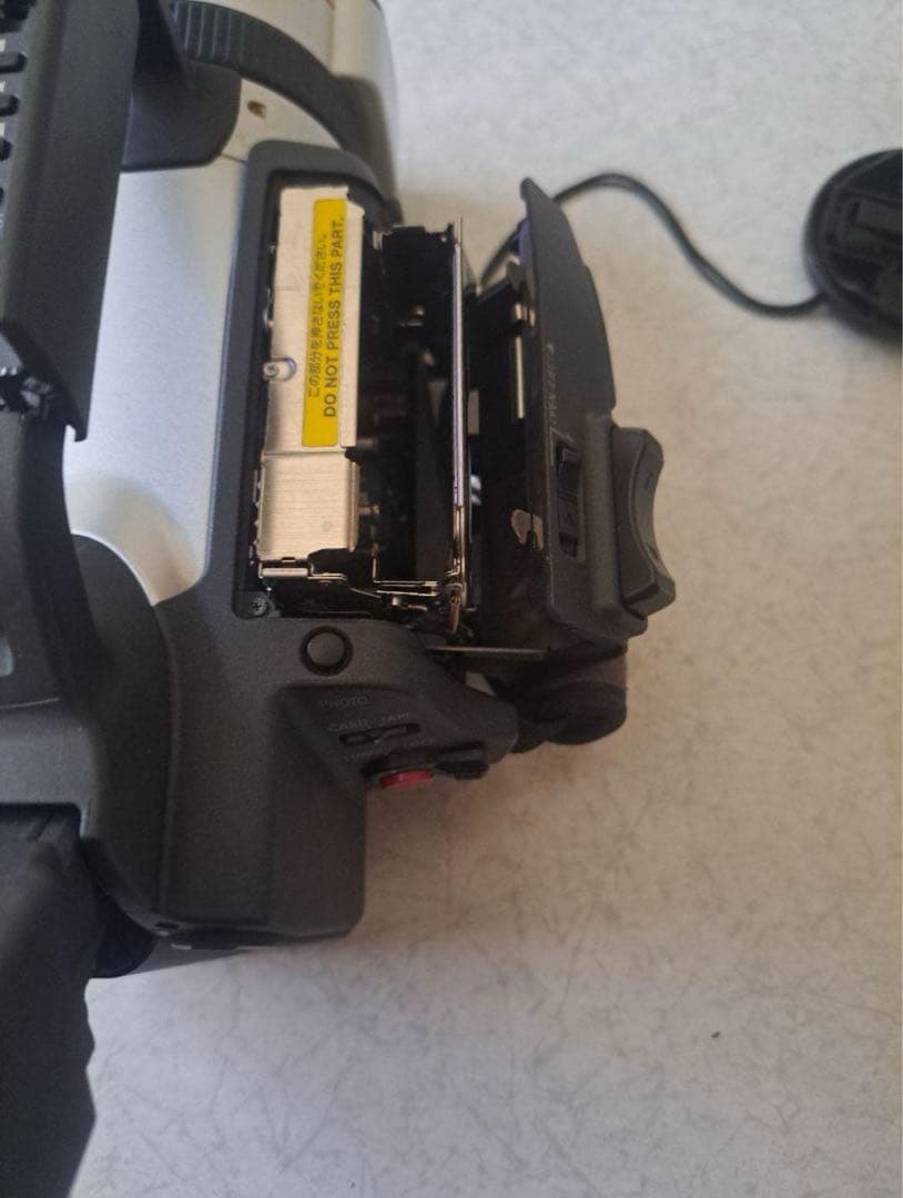 Canon ビデオカメラ本体 100倍ズーム 3ccd GL2 ジャンク品