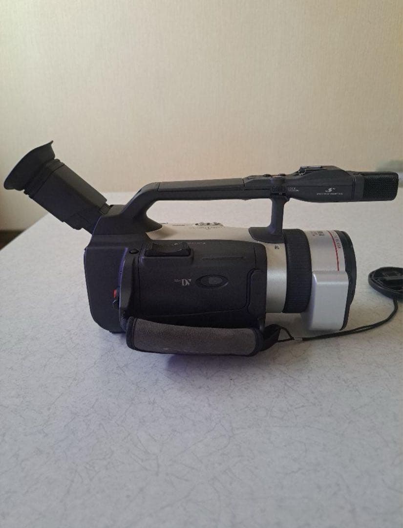 Canon ビデオカメラ本体 100倍ズーム 3ccd GL2 ジャンク品