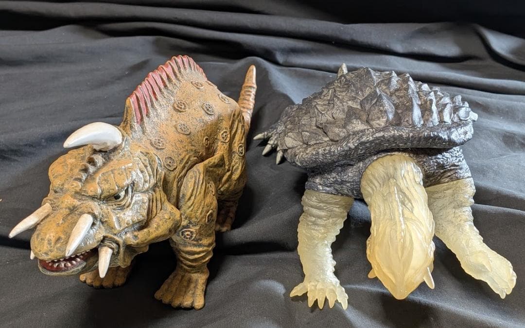 昭和ガメラ（スケスケ）＆ジャイガー（エクスプラス）ソフビフィギュア２体セット