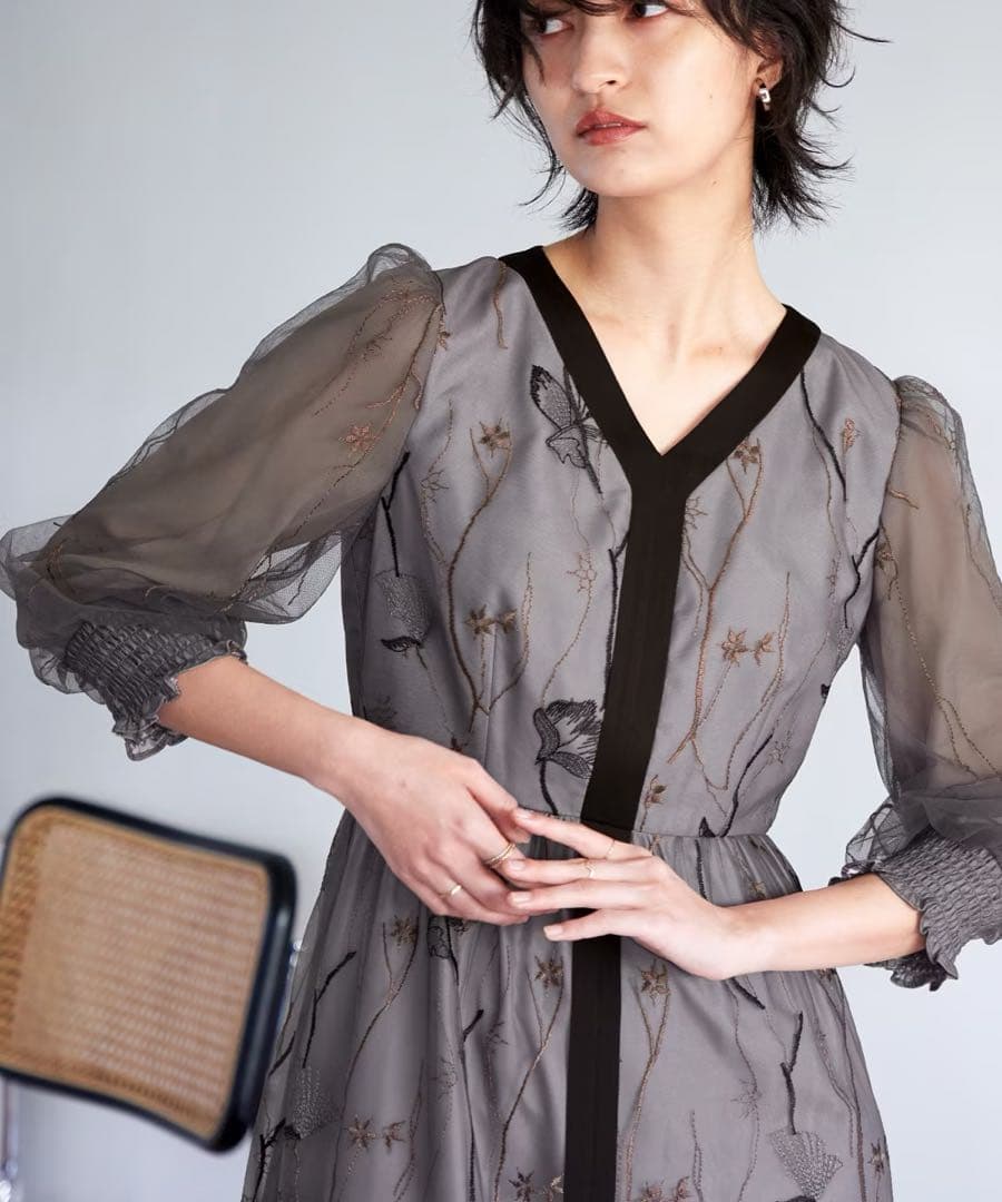 【新品・未使用】オケージョンドレス Ⅴネック 刺繍レース ワンピース ドレス