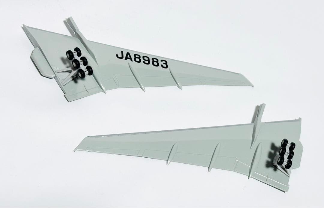 JALUX 1/200 B777-200 Samantha Thavasa