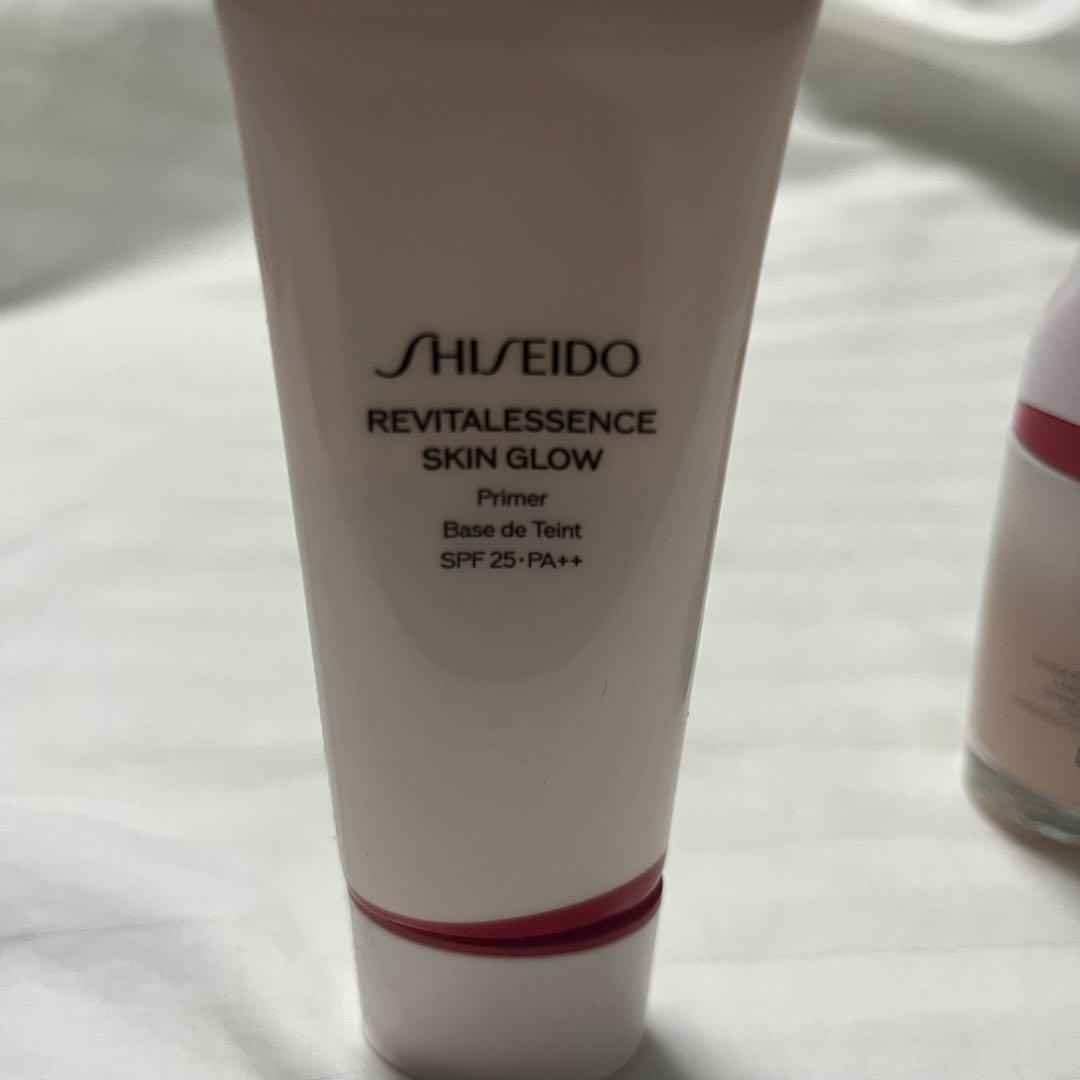 SHISEIDO エッセンス スキングロウ ファンデーション プライマー
